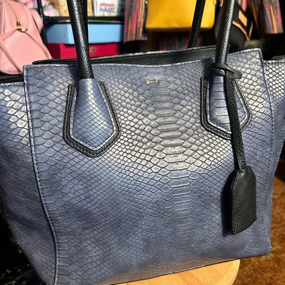 Gianni Bini Blue Croc Embossed Shoulder Bag​​ - Picture 2 of 13